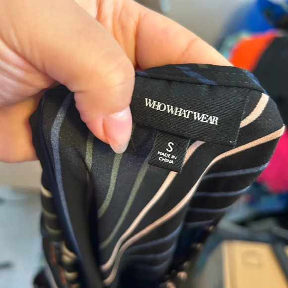 WHO WHAT WEAR MULTICOLOR STRIPED SLEEVELESS BLOUSE - Picture 3 of 4